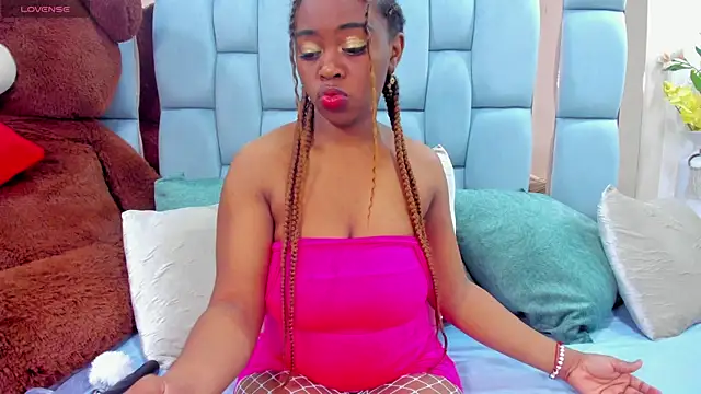 Snapshot of hazellanee chatting on November 8, 11:47 pm hazellanee online show from November 8, 11:47 pm