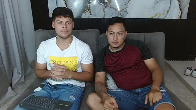 santiago n adrian online show from September 19, 12:45 am
