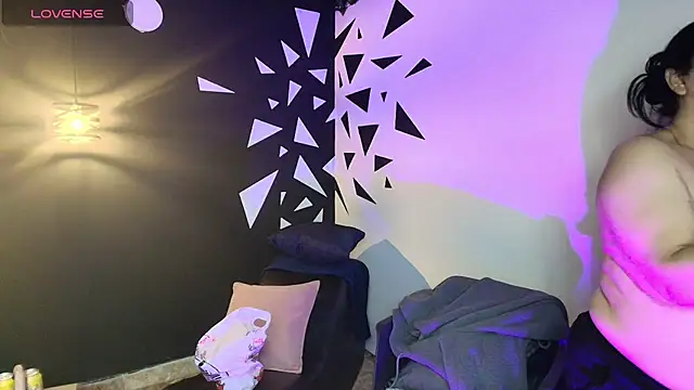 Snapshot of AgataThompson_ chatting on October 17, 7:27 pm AgataThompson online show from October 17, 7:27 pm