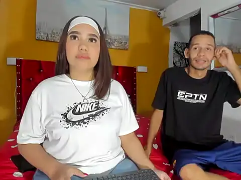 camila-criistal18 online show from September 18, 7:27 pm