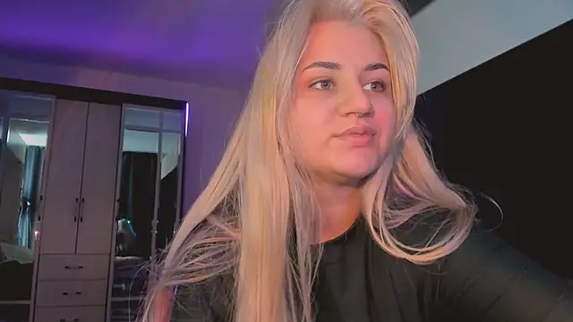 BarbaraSiren online show from October 12, 3:55 pm