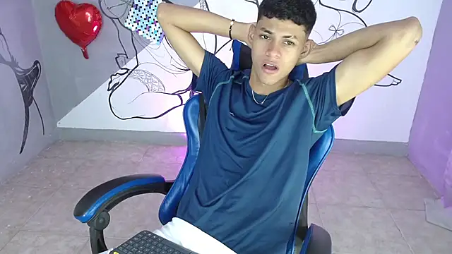 Snapshot of deivid_bigcock1 chatting on September 23, 12:35 am deivid bigcock1 online show from September 23, 12:35 am