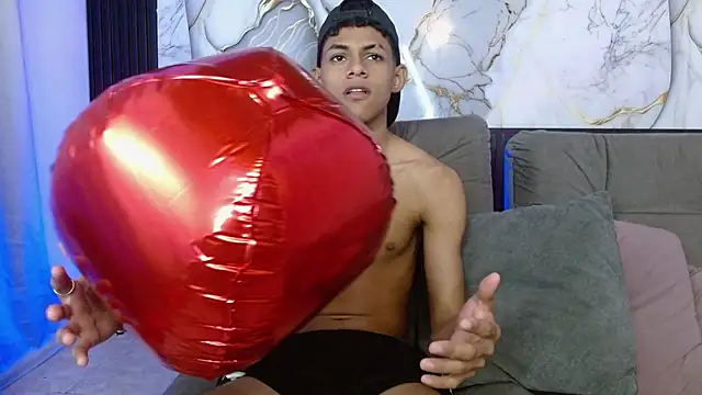 Snapshot of deivid_bigcock1 chatting on October 2, 11:12 pm deivid bigcock1 online show from October 2, 11:12 pm