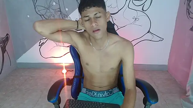 Snapshot of deivid_bigcock1 chatting on October 13, 12:21 am deivid bigcock1 online show from October 13, 12:21 am