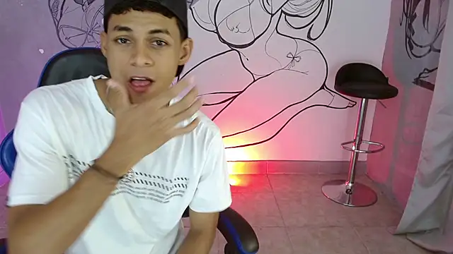 Snapshot of deivid_bigcock1 chatting on December 16, 12:04 am deivid bigcock1 online show from December 16, 12:04 am