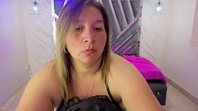MaylinRosse  online show from May 9, 7:19 pm