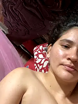 lunasexyhot18 online show from September 22, 4:36 am