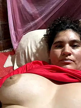 lunasexyhot18 online show from October 27, 9:30 pm