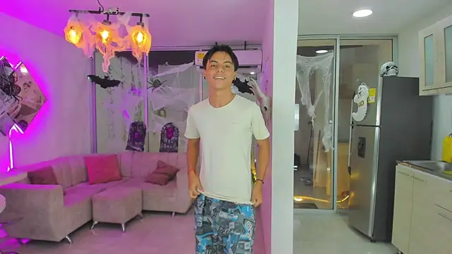 Houseofwarrios online show from September 25, 5:22 am