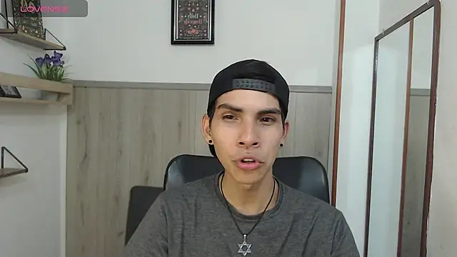 David 925  online show from February 7, 9:51 pm