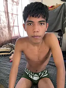 Snapshot of P4NT0J4 chatting on January 15, 10:57 pm P4NT0J4 online show from January 15, 10:57 pm