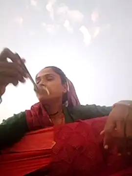Hot reshmaji online show from May 16, 1:43 pm