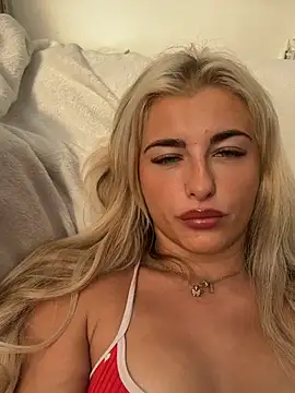 Snapshot of BabyBluexox chatting on July 12, 8:38 am BabyBluexox online show from July 12, 8:38 am