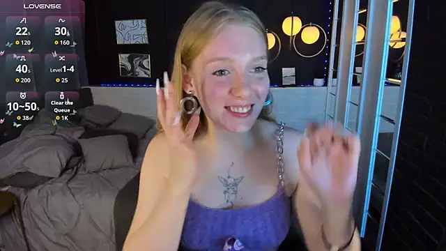 Layla Glam online show from September 21, 1:35 pm