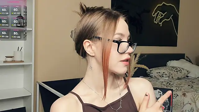 MaliaBourraine online show from May 15, 7:15 am