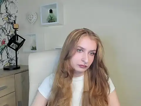 Snapshot of NinaBlond1 chatting on September 24, 6:39 am NinaBlond1 online show from September 24, 6:39 am