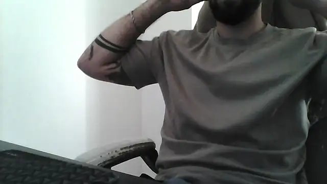 Snapshot of yourfantasy777 chatting on March 1, 5:26 pm yourfantasy777 online show from March 1, 5:26 pm