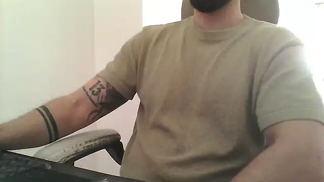 Snapshot of yourfantasy777 chatting on March 15, 11:27 am yourfantasy777 online show from March 15, 11:27 am