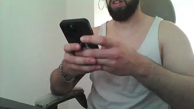 Snapshot of yourfantasy777 chatting on April 6, 11:22 am yourfantasy777 online show from April 6, 11:22 am