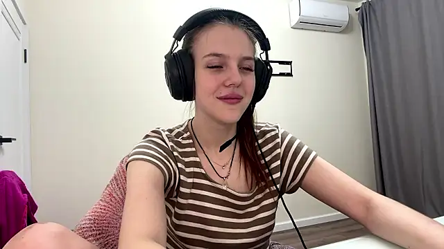 Elira Breeze online show from January 16, 3:05 pm