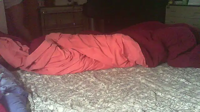 Lauray1 online show from March 28, 5:45 pm