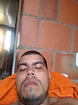 Snapshot of Thonarrechi chatting on April 4, 9:23 pm Thonarrechi online show from April 4, 9:23 pm