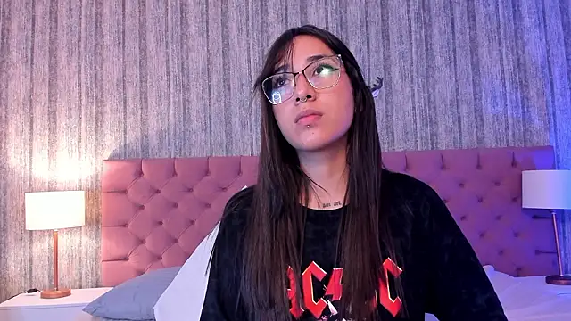 LiaaTurner online show from February 3, 2:53 am