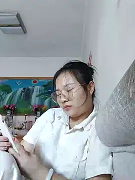 Snapshot of emiu_xinh03 chatting on September 22, 8:27 am emiu xinh03 online show from September 22, 8:27 am