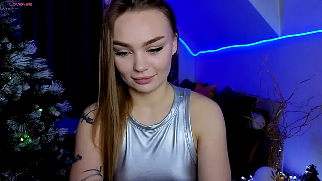 KitsyMoore online show from January 6, 1:15 pm