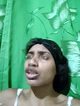 Snapshot of Barbiefox24 chatting on October 21, 5:52 am Barbiefox24 online show from October 21, 5:52 am