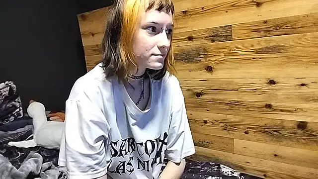 JenaeRadloff online show from October 14, 8:26 am