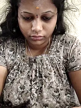 sweetqueen143 online show from October 1, 5:02 am