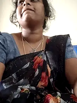 sweetqueen143 online show from October 3, 5:48 am