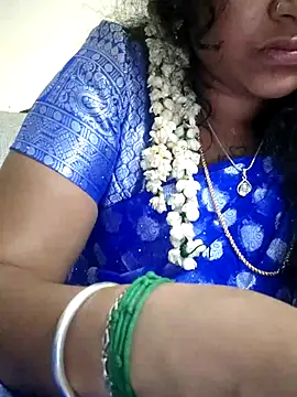 sweetqueen143 online show from October 6, 6:27 pm