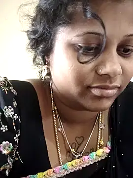 sweetqueen143 online show from November 24, 5:18 am