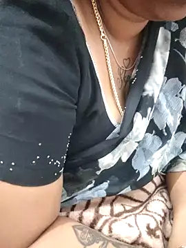 sweetqueen143 online show from March 4, 3:45 am