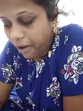 Snapshot of sweetqueen143 chatting on April 10, 10:42 am sweetqueen143 online show from April 10, 10:42 am