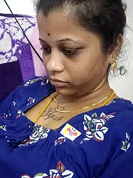Snapshot of sweetqueen143 chatting on April 24, 3:53 am sweetqueen143 online show from April 24, 3:53 am