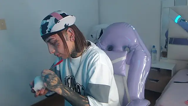 Gyal 8  online show from November 6, 3:29 am