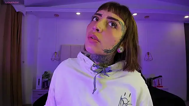 Gyal 8  online show from January 10, 3:08 am