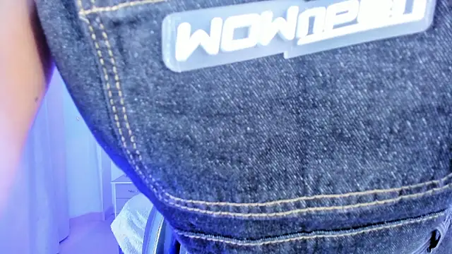 Gyal 8  online show from February 5, 4:06 am