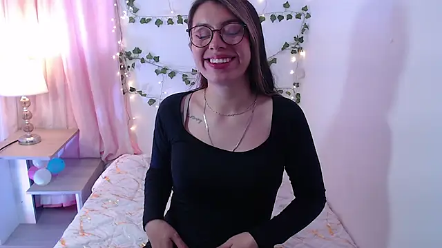 kamillew online show from September 21, 12:07 pm