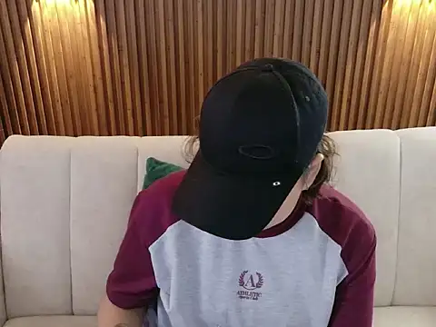 dirty feelena online show from December 19, 7:32 pm