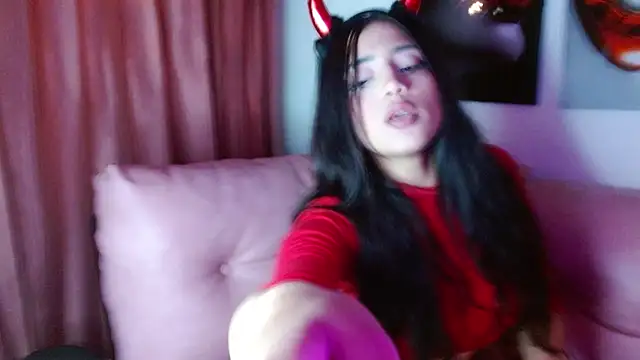 Snapshot of ladymooncs chatting on October 4, 3:59 am ladymooncs online show from October 4, 3:59 am