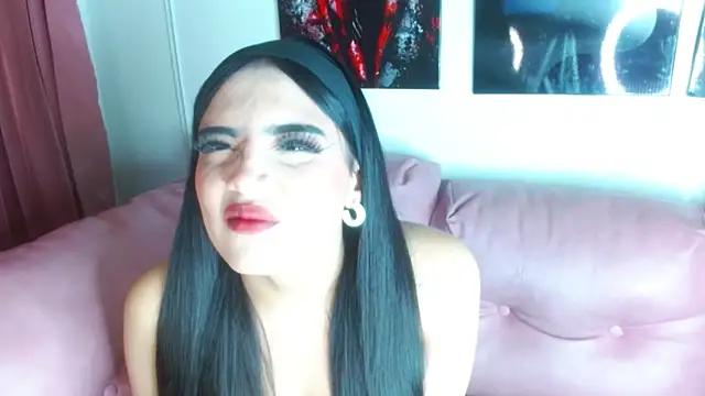 Snapshot of ladymooncs chatting on December 22, 5:48 am ladymooncs online show from December 22, 5:48 am