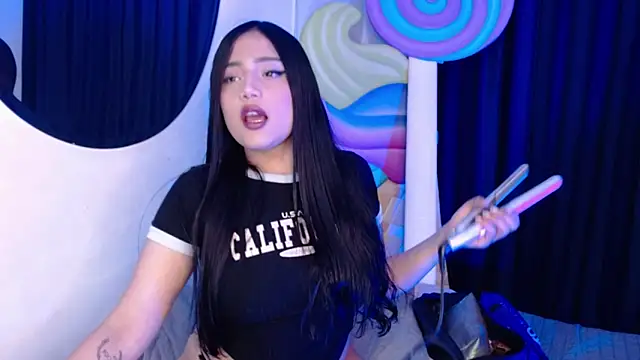 Snapshot of ladymooncs chatting on February 4, 5:02 am ladymooncs online show from February 4, 5:02 am