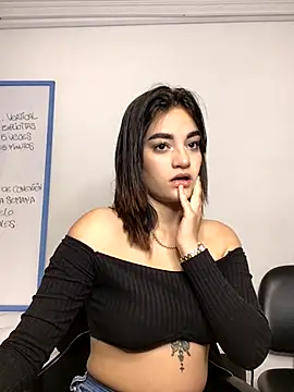 Maddy Rouse1 online show from October 23, 9:13 pm