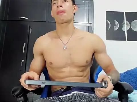 Snapshot of jey_cox23 chatting on September 30, 11:26 am jey cox23 online show from September 30, 11:26 am