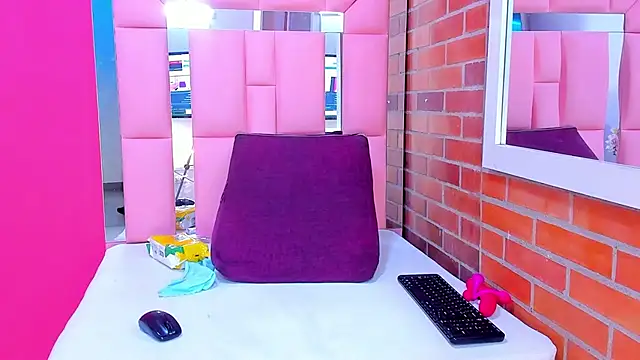 Julia sexy6 online show from September 19, 8:20 pm