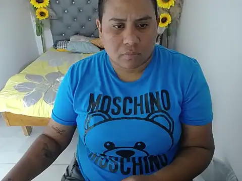 Snapshot of hotlesby_valery chatting on February 19, 8:05 pm hotlesby valery online show from February 19, 8:05 pm